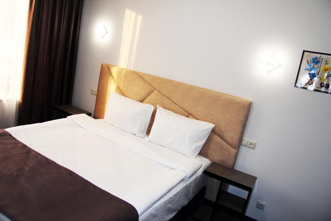 Nice Hotel Jerevan Eksteriør bilde