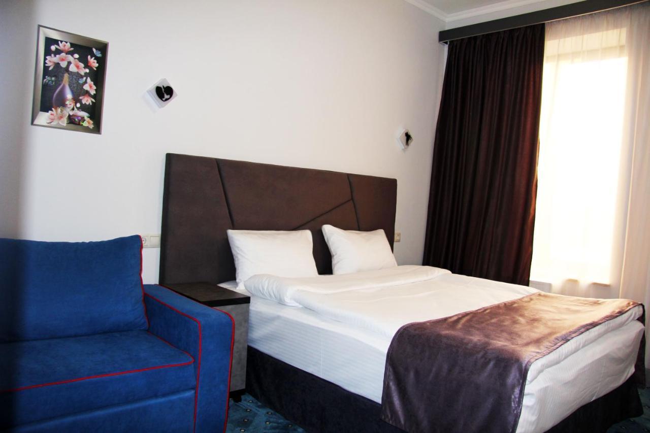 Nice Hotel Jerevan Eksteriør bilde
