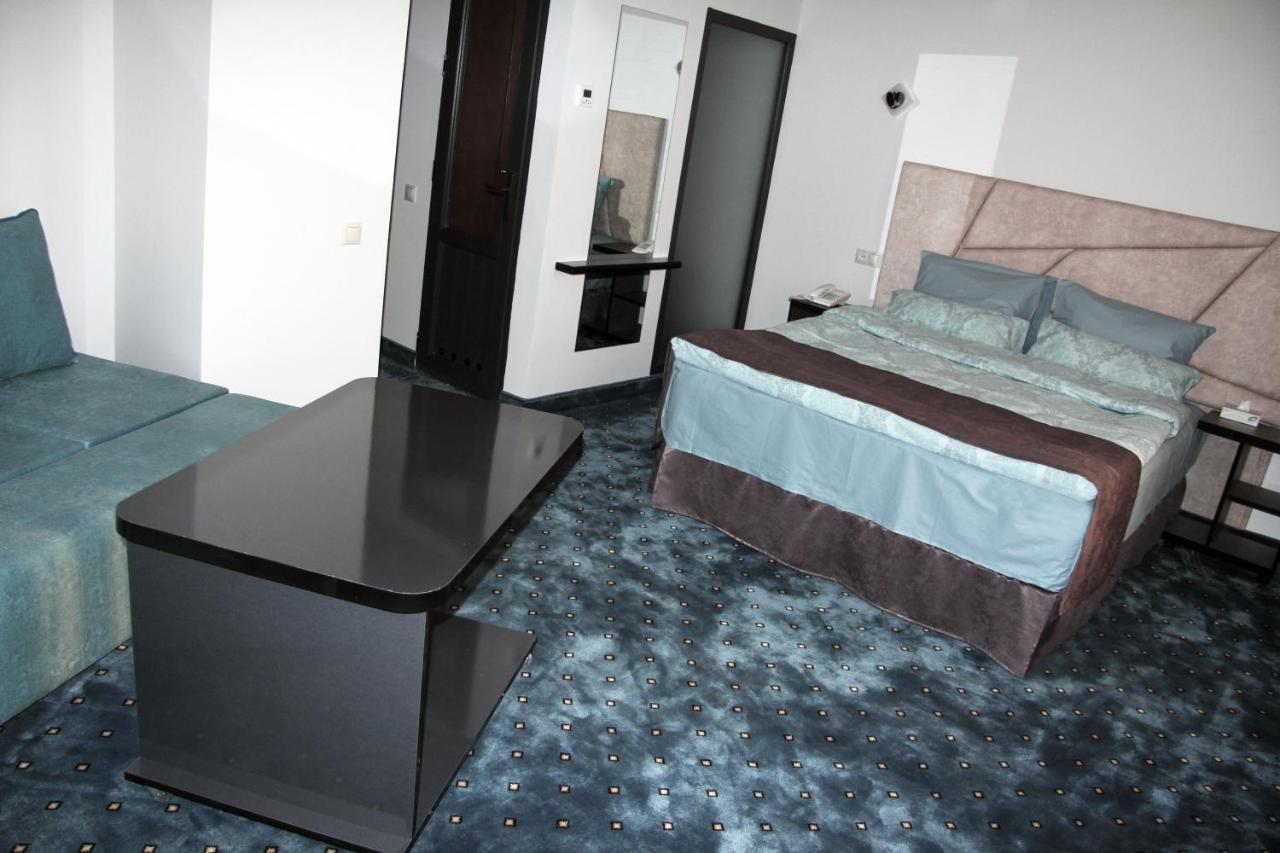 Nice Hotel Jerevan Eksteriør bilde