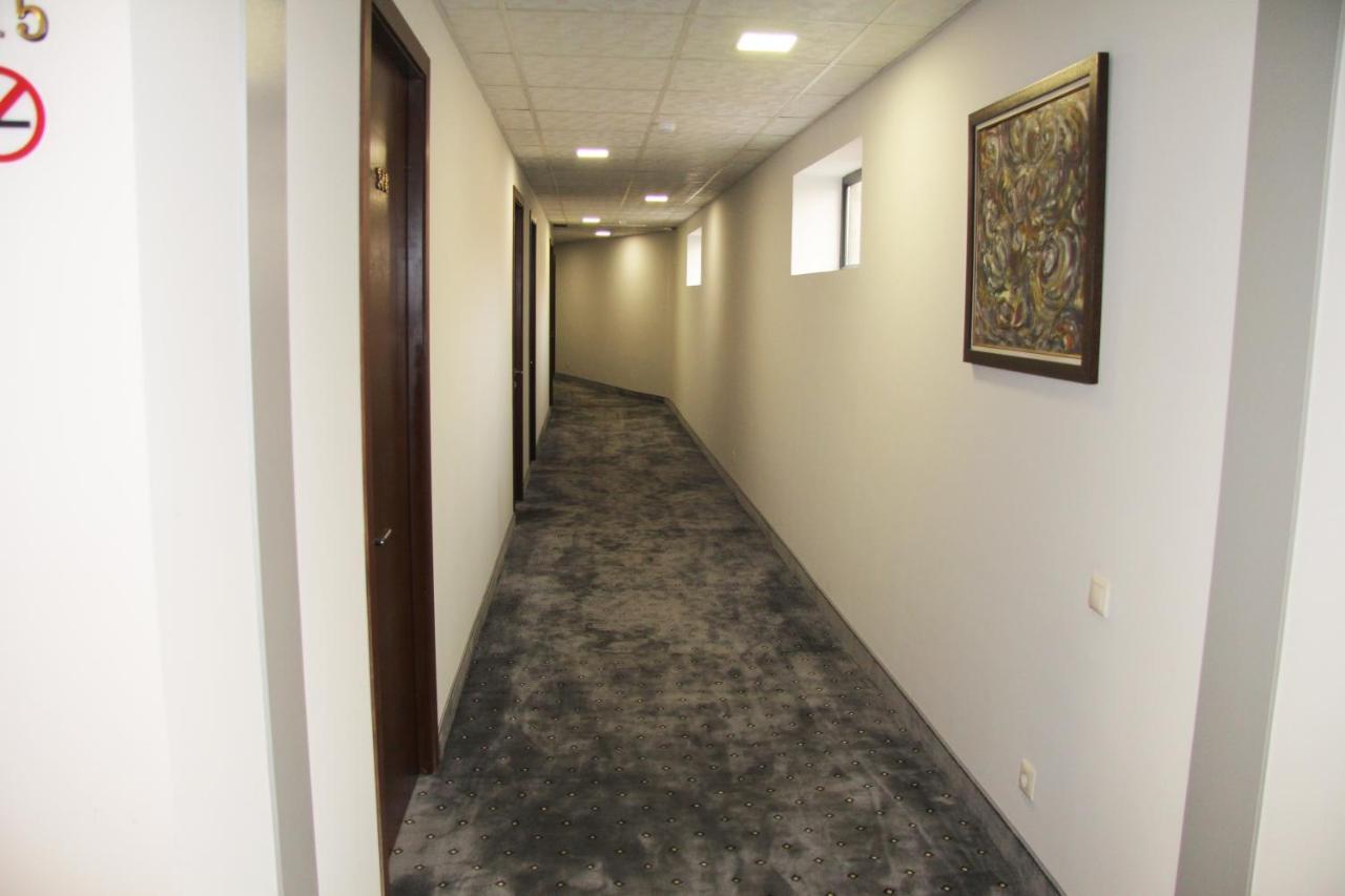 Nice Hotel Jerevan Eksteriør bilde